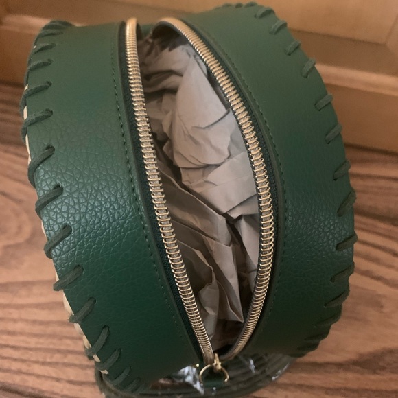 Bath and body works bbw Round Woven Crossbody cosmetic bag/small bag/boho bag - Picture 8 of 8